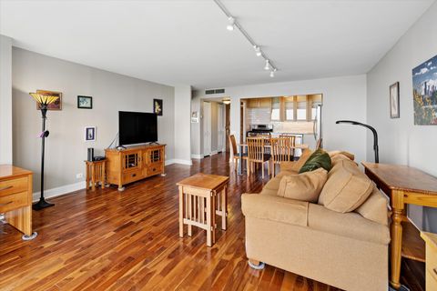 Tiny photo for 3470 N Lake Shore Drive #14B, Chicago, IL 60657 (MLS # 12632315)