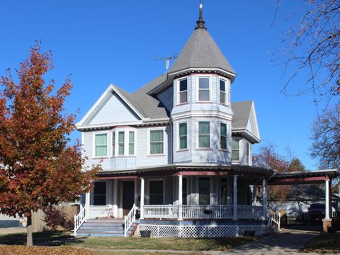 Photo of 411 W Main Street, Clinton, IL 61727 (MLS # 12506735)