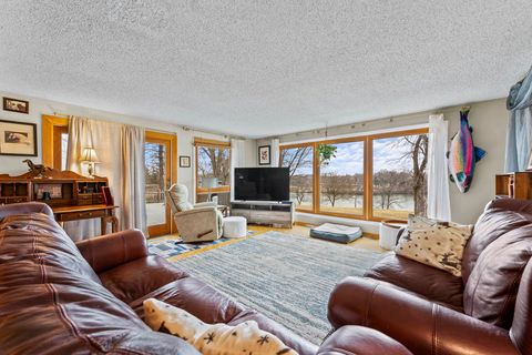 Tiny photo for 27052 W Lakeview Drive S, Lake Barrington, IL 60084 (MLS # 12603374)