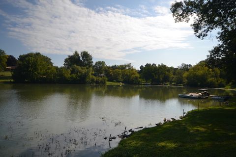 Tiny photo for 27052 W Lakeview Drive S, Lake Barrington, IL 60084 (MLS # 12603374)