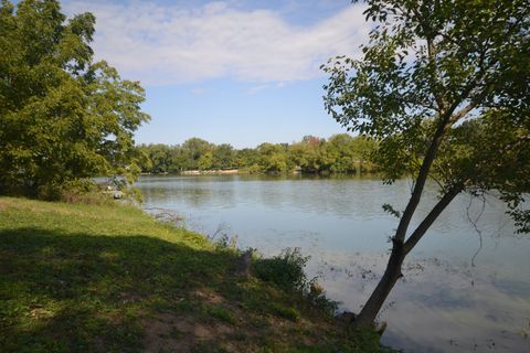 Tiny photo for 27052 W Lakeview Drive S, Lake Barrington, IL 60084 (MLS # 12603374)