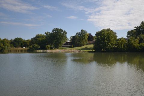 Tiny photo for 27052 W Lakeview Drive S, Lake Barrington, IL 60084 (MLS # 12603374)