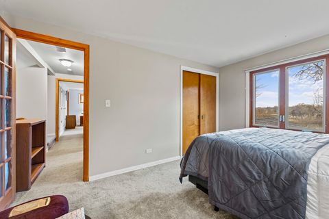 Tiny photo for 27052 W Lakeview Drive S, Lake Barrington, IL 60084 (MLS # 12603374)