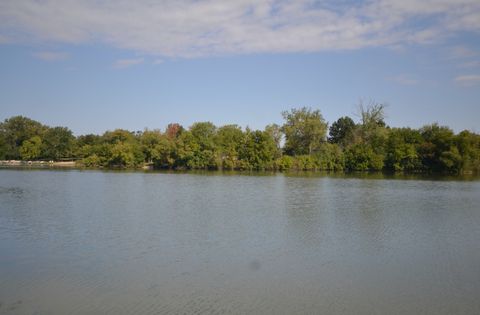 Tiny photo for 27052 W Lakeview Drive S, Lake Barrington, IL 60084 (MLS # 12603374)