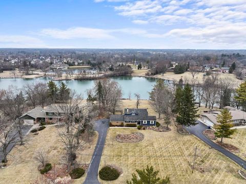 Tiny photo for 27052 W Lakeview Drive S, Lake Barrington, IL 60084 (MLS # 12603374)