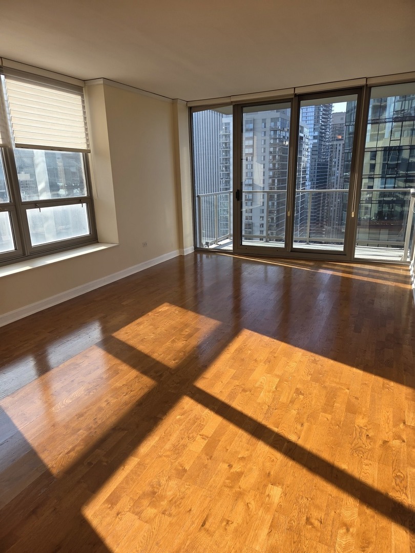 420 E WATERSIDE Drive 3704