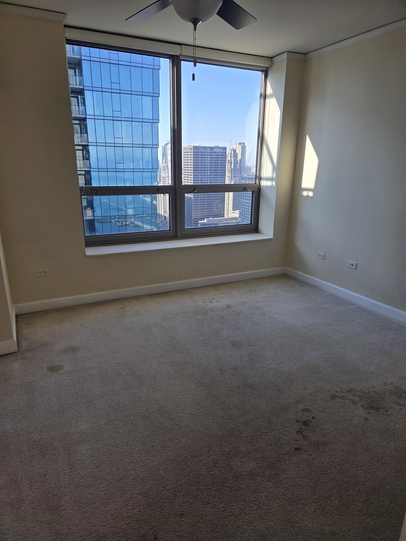 420 E WATERSIDE Drive 3704