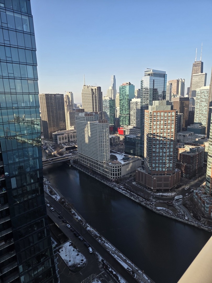 420 E WATERSIDE Drive 3704