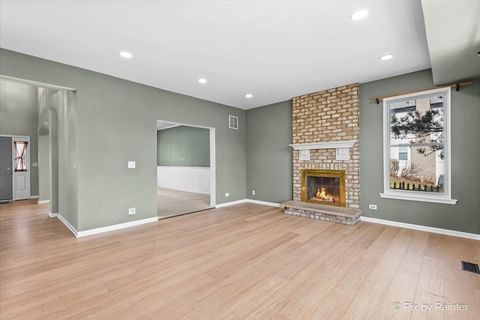 Tiny photo for 2045 Morningview Drive, Hoffman Estates, IL 60192 (MLS # 12601367)