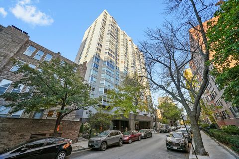 Tiny photo for 720 W Gordon Terrace #3B, Chicago, IL 60613 (MLS # 12511799)