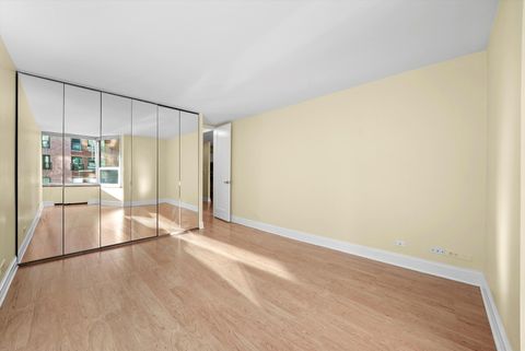 Tiny photo for 720 W Gordon Terrace #3B, Chicago, IL 60613 (MLS # 12511799)