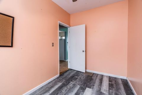 Tiny photo for 705 N Bridge Street N, Carbondale, IL 62901 (MLS # 100000034)