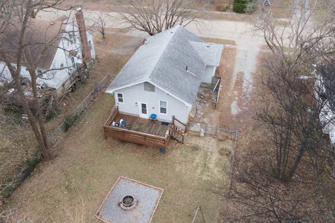 Tiny photo for 705 N Bridge Street, Carbondale, IL 62901 (MLS # 100000034)
