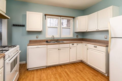 Tiny photo for 705 N Bridge Street N, Carbondale, IL 62901 (MLS # 100000034)