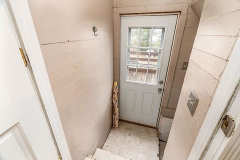 Tiny photo for 705 N Bridge Street, Carbondale, IL 62901 (MLS # 100000034)