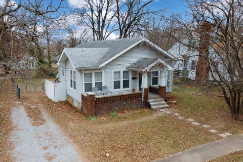 Tiny photo for 705 N Bridge Street N, Carbondale, IL 62901 (MLS # 100000034)