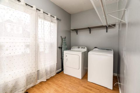 Tiny photo for 705 N Bridge Street, Carbondale, IL 62901 (MLS # 100000034)