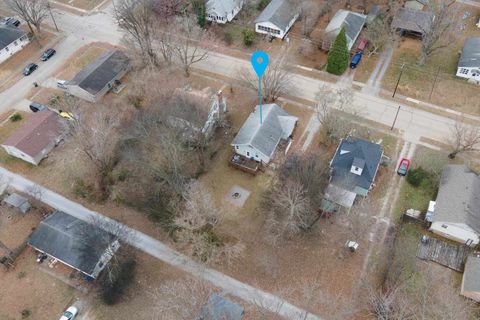 Tiny photo for 705 N Bridge Street, Carbondale, IL 62901 (MLS # 100000034)