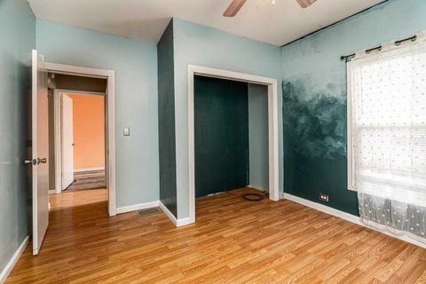 Tiny photo for 705 N Bridge Street, Carbondale, IL 62901 (MLS # 100000034)