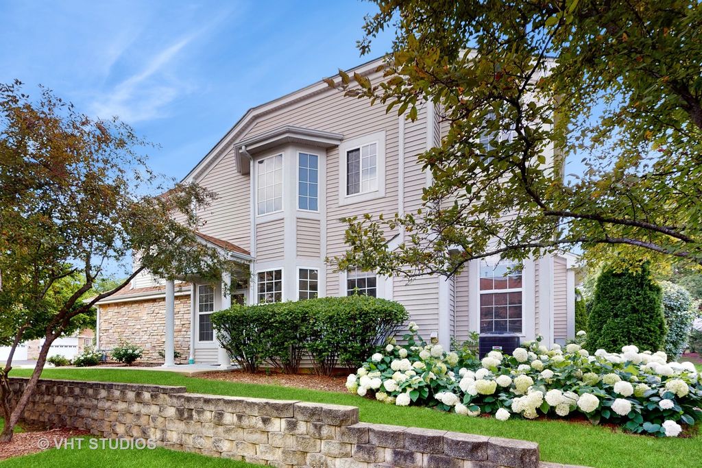 Photo for 1 Clara Court, Algonquin, IL 60102 (MLS # 12481320)