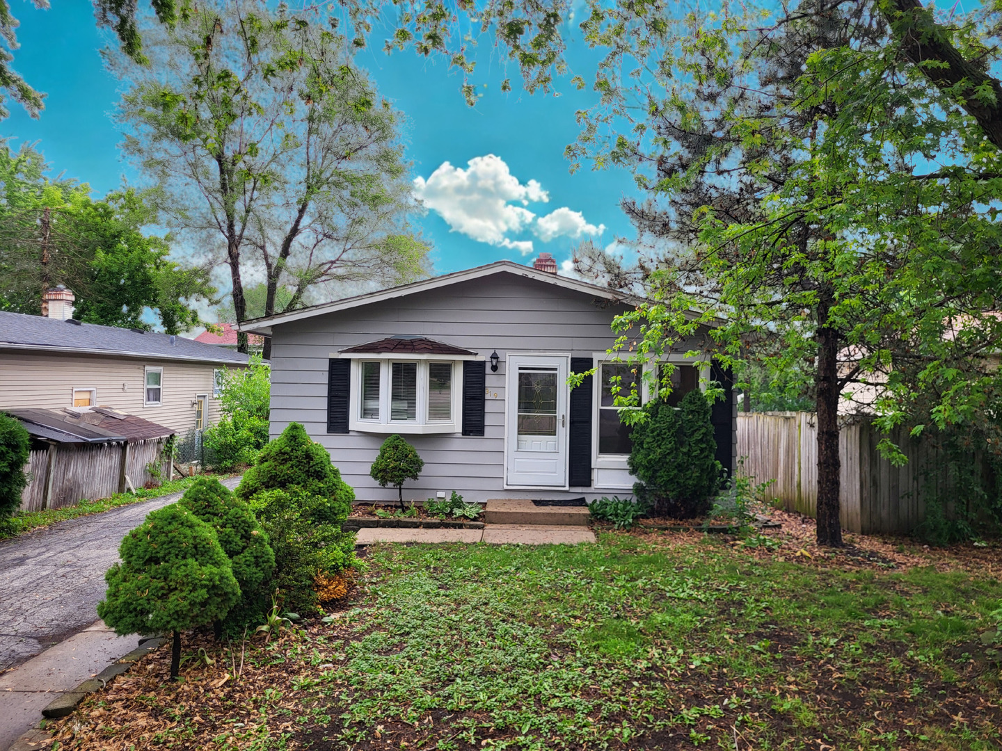 319 Hillandale Street