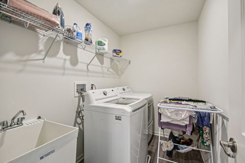 Tiny photo for 1077 Moraine Drive, South Elgin, IL 60177 (MLS # 12618587)