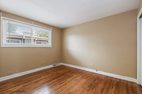Tiny photo for 606 S Milwaukee Avenue #B, Libertyville, IL 60048 (MLS # 12749188)