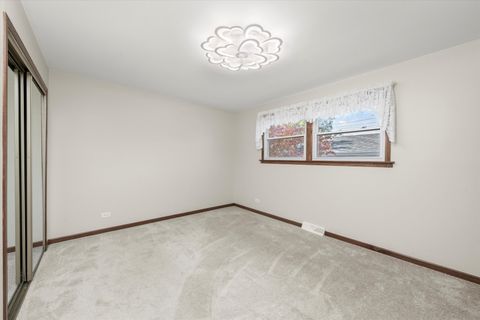 Tiny photo for 15100 Crescent Green Drive, Oak Forest, IL 60452 (MLS # 12489425)