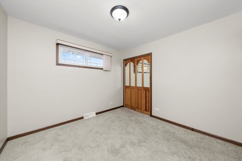 Tiny photo for 15100 Crescent Green Drive, Oak Forest, IL 60452 (MLS # 12489425)