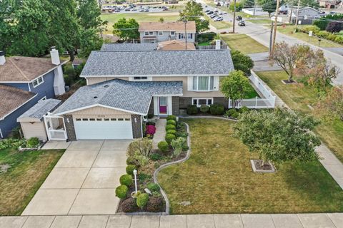 Tiny photo for 15100 Crescent Green Drive, Oak Forest, IL 60452 (MLS # 12489425)