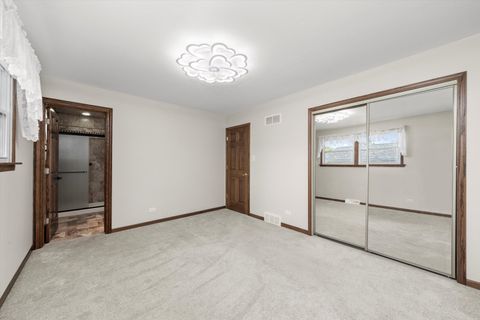 Tiny photo for 15100 Crescent Green Drive, Oak Forest, IL 60452 (MLS # 12489425)