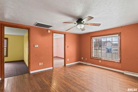 Tiny photo for 220 E WILCOX Street, Springfield, IL 62707 (MLS # QC4268641)