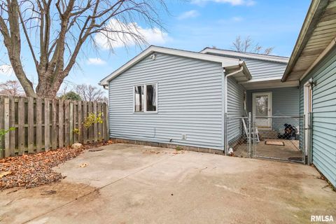 Tiny photo for 220 E WILCOX Street, Springfield, IL 62707 (MLS # QC4268641)