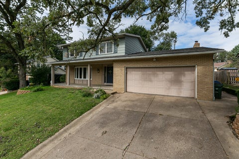 Tiny photo for 4520 Canterbury Lane, Davenport, IA 52806 (MLS # 12768220)