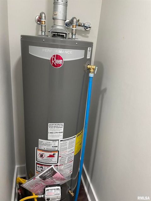 Tiny photo for 319 LINDSEY Street, Metropolis, IL 62960 (MLS # EB459554)