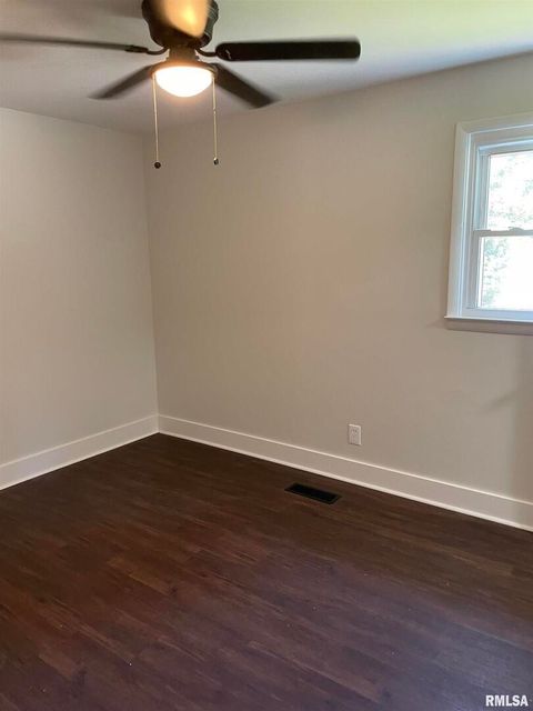 Tiny photo for 319 LINDSEY Street, Metropolis, IL 62960 (MLS # EB459554)