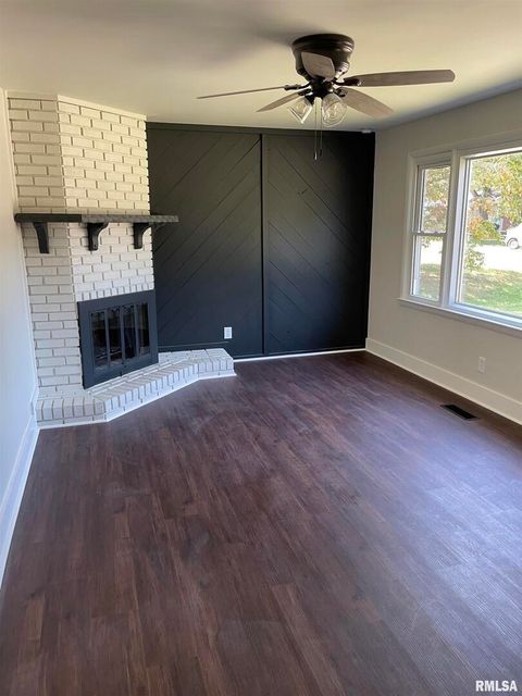 Tiny photo for 319 LINDSEY Street, Metropolis, IL 62960 (MLS # EB459554)