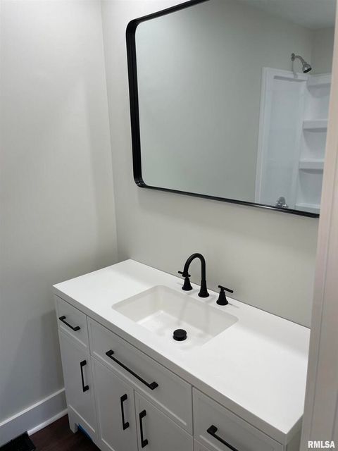 Tiny photo for 319 LINDSEY Street, Metropolis, IL 62960 (MLS # EB459554)