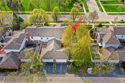 Tiny photo for 243 Garden Drive, Elgin, IL 60124 (MLS # 12626566)