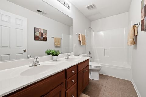 Tiny photo for 243 Garden Drive, Elgin, IL 60124 (MLS # 12626566)