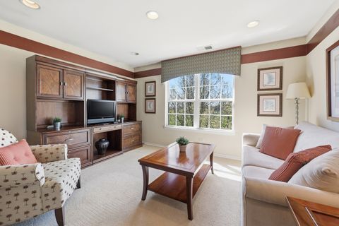 Tiny photo for 243 Garden Drive, Elgin, IL 60124 (MLS # 12626566)