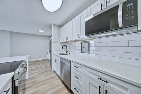 Tiny photo for 5740 N Sheridan Road #17D, Chicago, IL 60660 (MLS # 12588599)