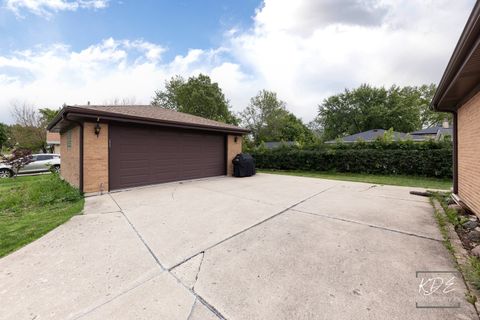 Tiny photo for 411 E Weathersfield Way, Schaumburg, IL 60193 (MLS # 12639858)