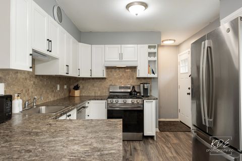 Tiny photo for 411 E Weathersfield Way, Schaumburg, IL 60193 (MLS # 12639858)