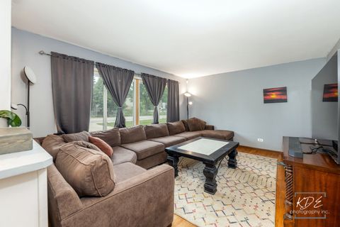 Tiny photo for 411 E Weathersfield Way, Schaumburg, IL 60193 (MLS # 12639858)