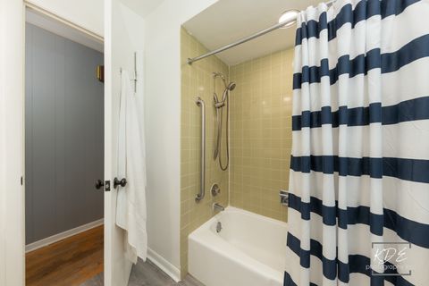 Tiny photo for 411 E Weathersfield Way, Schaumburg, IL 60193 (MLS # 12639858)