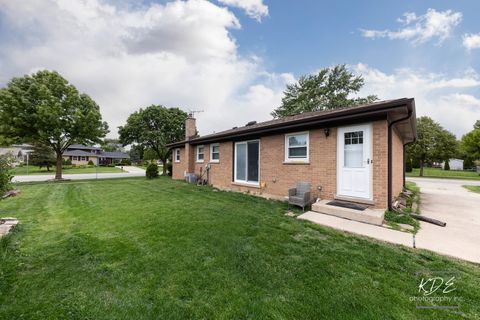 Tiny photo for 411 E Weathersfield Way, Schaumburg, IL 60193 (MLS # 12639858)