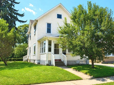 Photo of 900 Spruce Street, Aurora, IL 60506 (MLS # 12743784)
