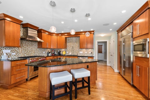 Tiny photo for 389 W Evergreen Lane, Elmhurst, IL 60126 (MLS # 12710576)