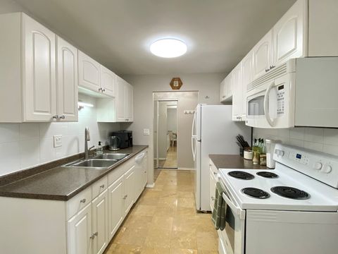 Tiny photo for 860 E Old Willow Road #221, Prospect Heights, IL 60070 (MLS # 12583119)